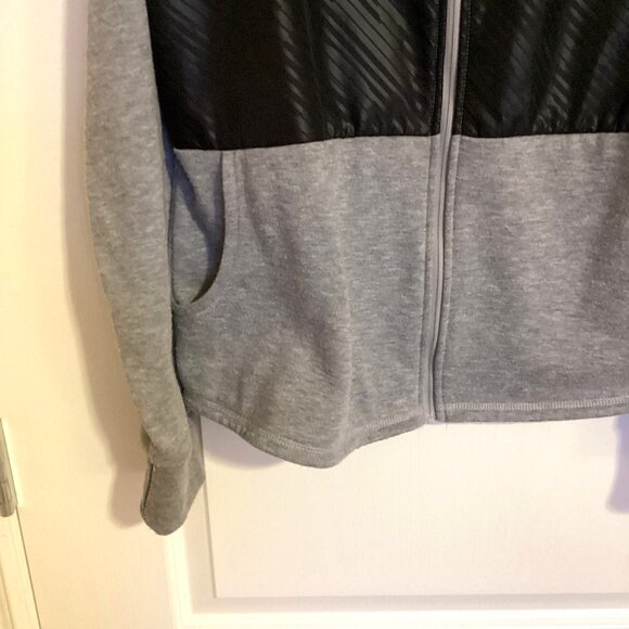 Reebok Play Dry Men's Lightweight Jacket Size XL Full Zip Color Block Gray Black - Picture 3 of 9